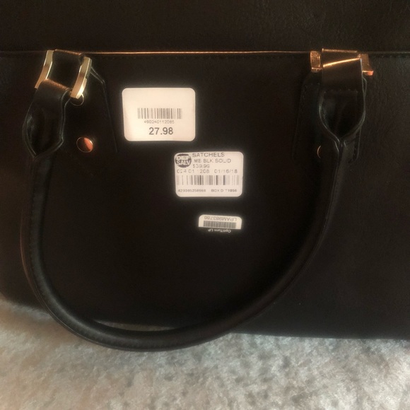 Women’s clothing - Picture 1 of 6